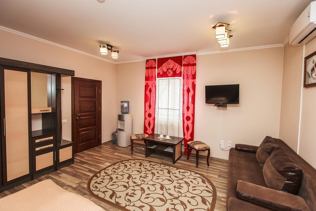 Slavyanskaya Hata Hotel バラーナヴィチ エクステリア 写真