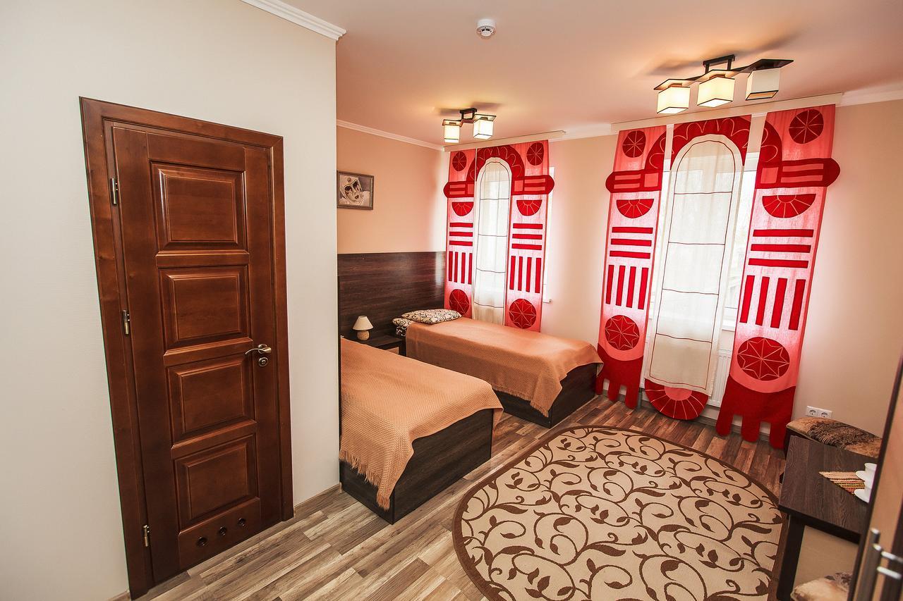 Slavyanskaya Hata Hotel バラーナヴィチ エクステリア 写真