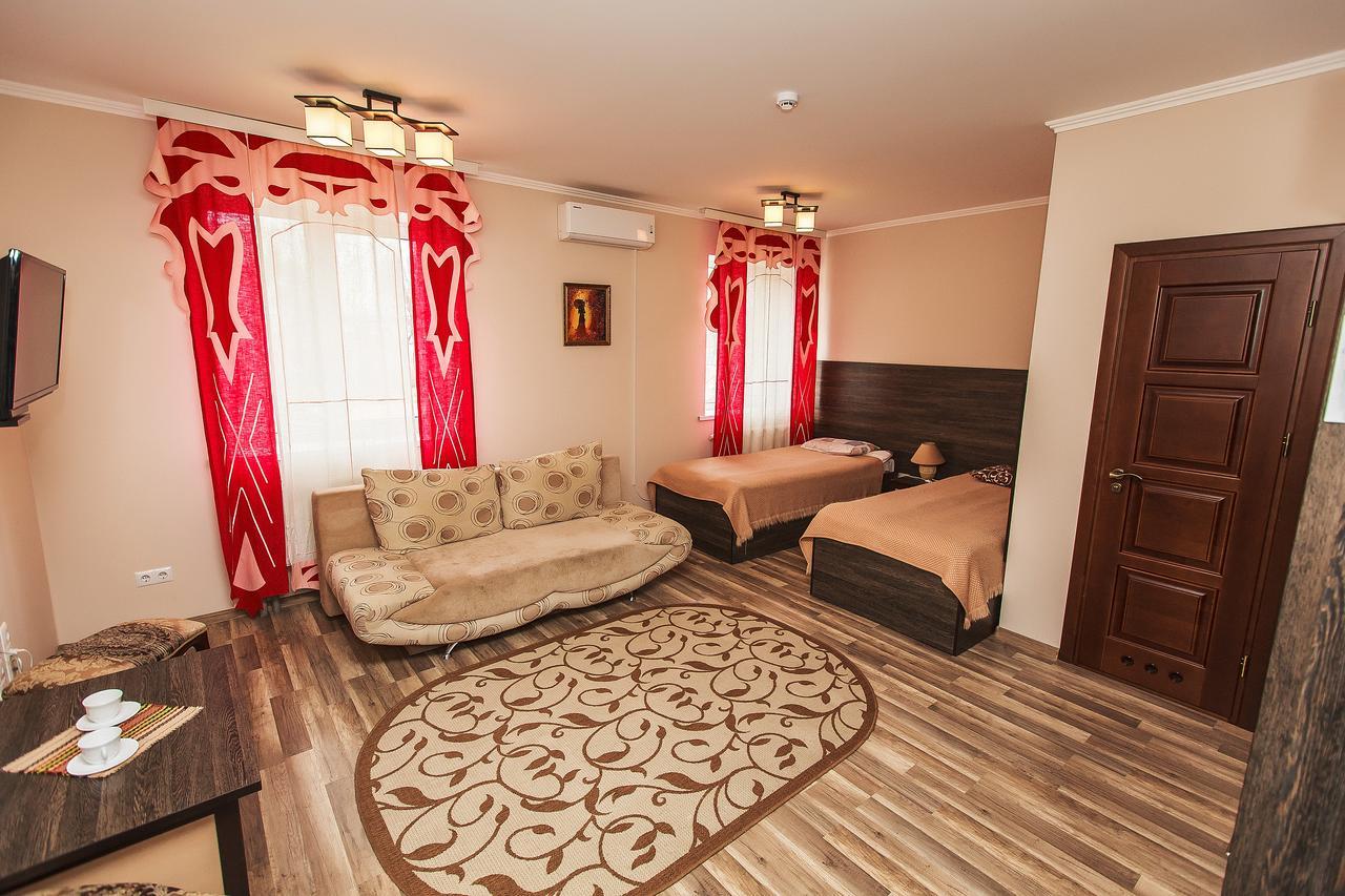 Slavyanskaya Hata Hotel バラーナヴィチ エクステリア 写真