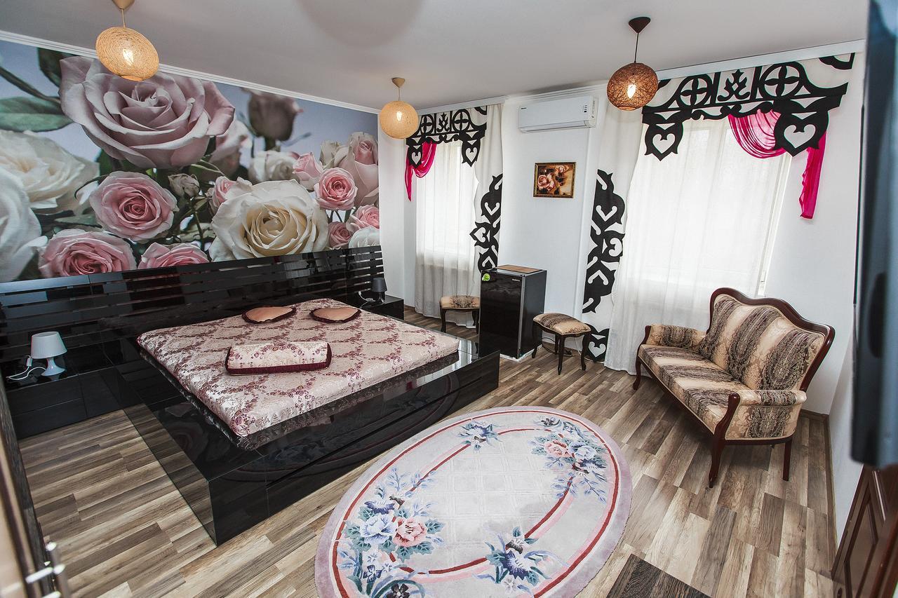 Slavyanskaya Hata Hotel バラーナヴィチ エクステリア 写真