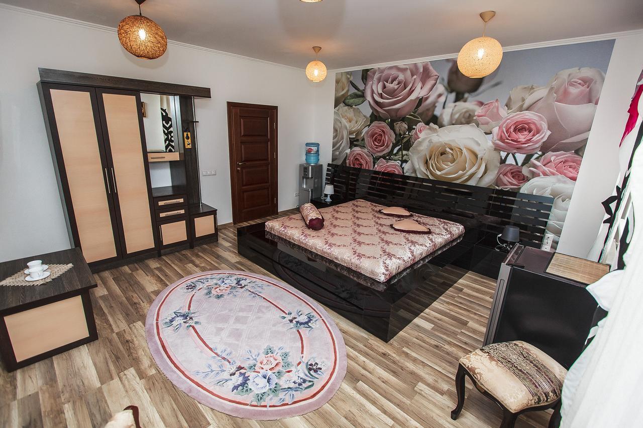 Slavyanskaya Hata Hotel バラーナヴィチ エクステリア 写真