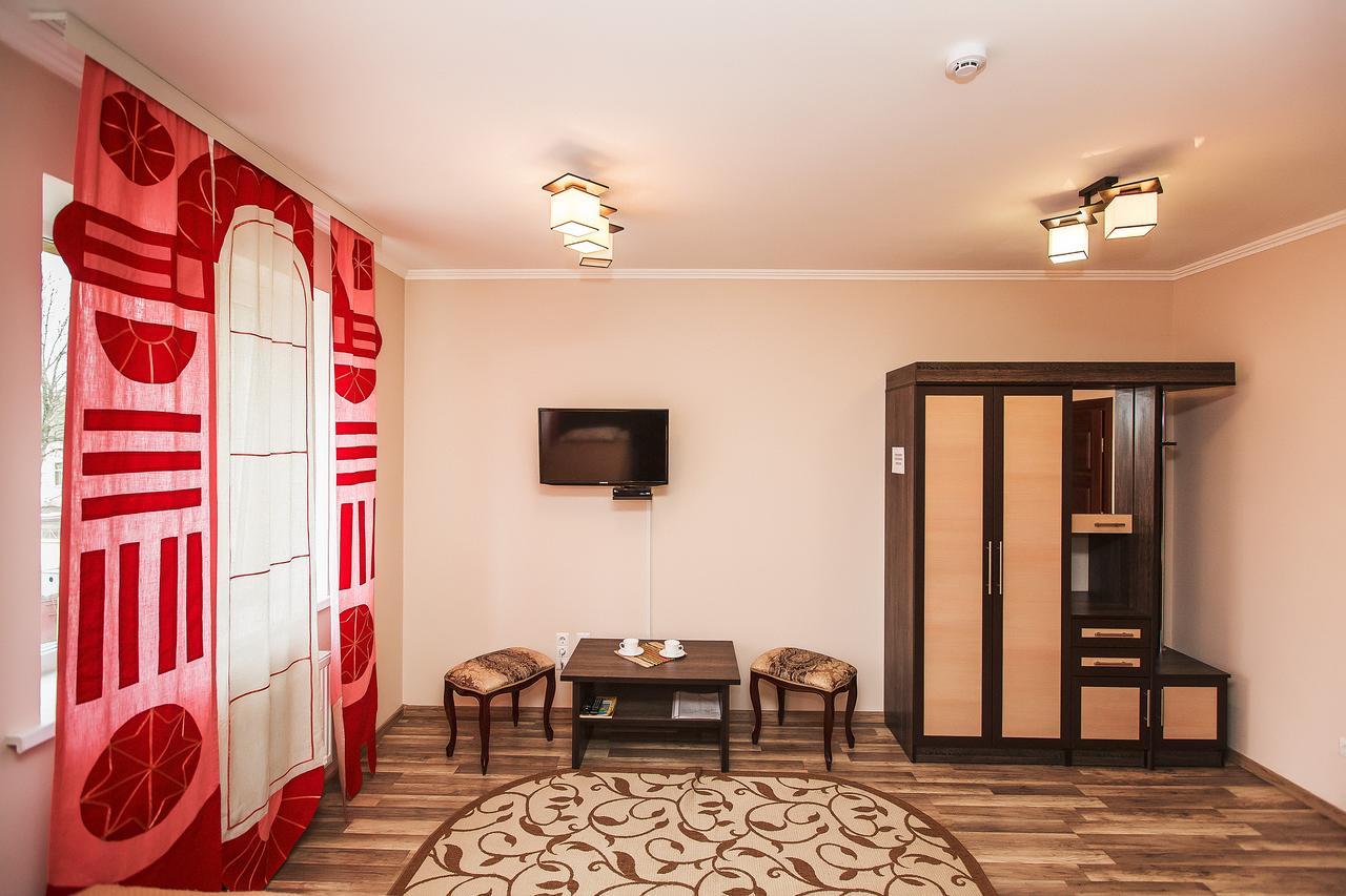 Slavyanskaya Hata Hotel バラーナヴィチ エクステリア 写真