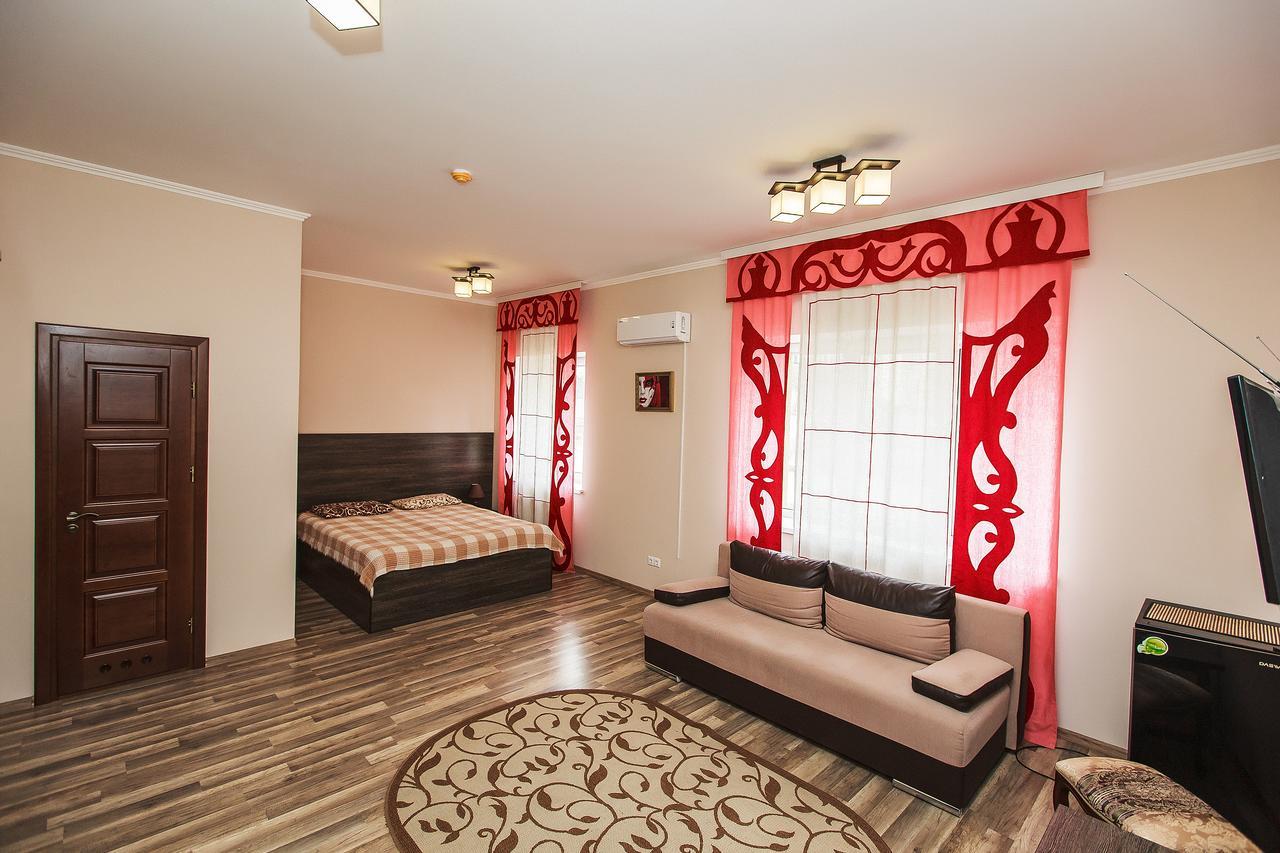 Slavyanskaya Hata Hotel バラーナヴィチ エクステリア 写真