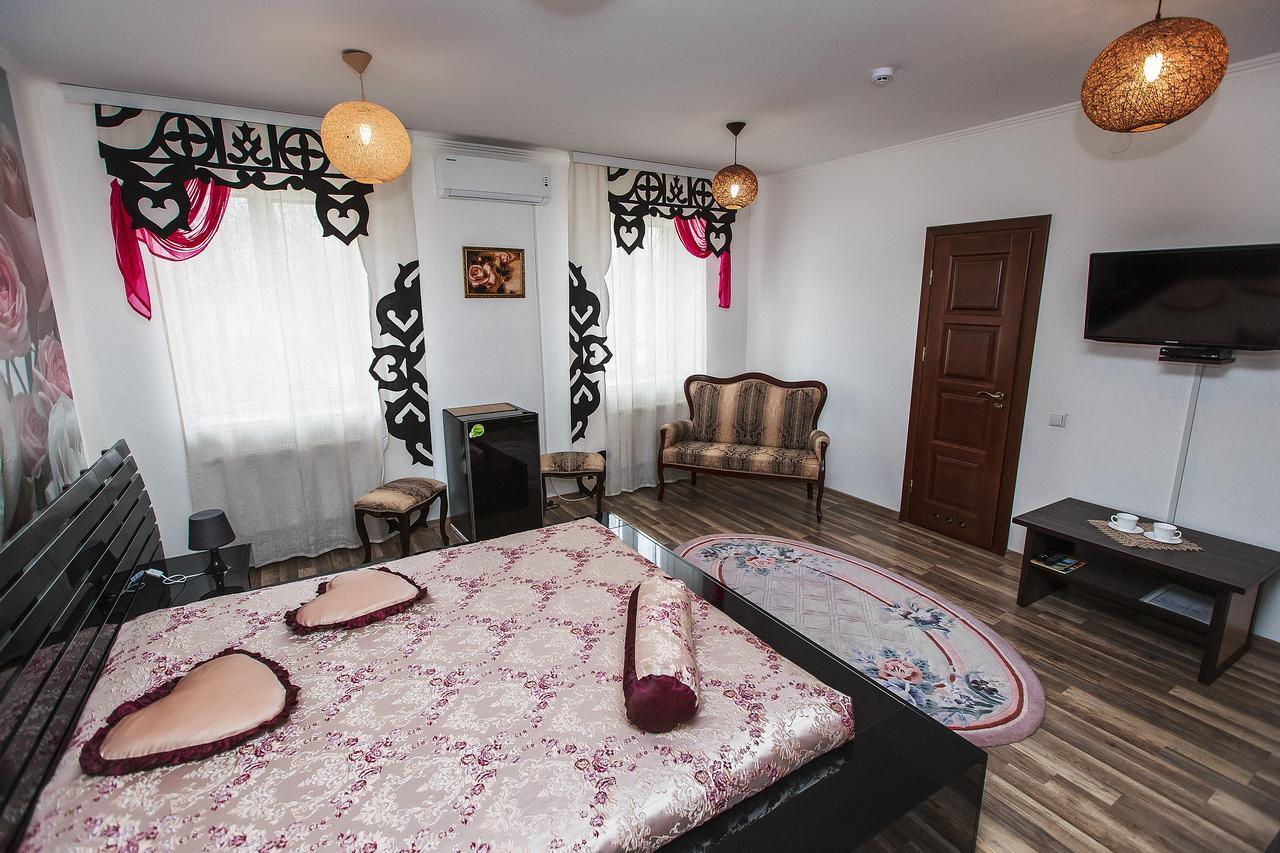 Slavyanskaya Hata Hotel バラーナヴィチ エクステリア 写真