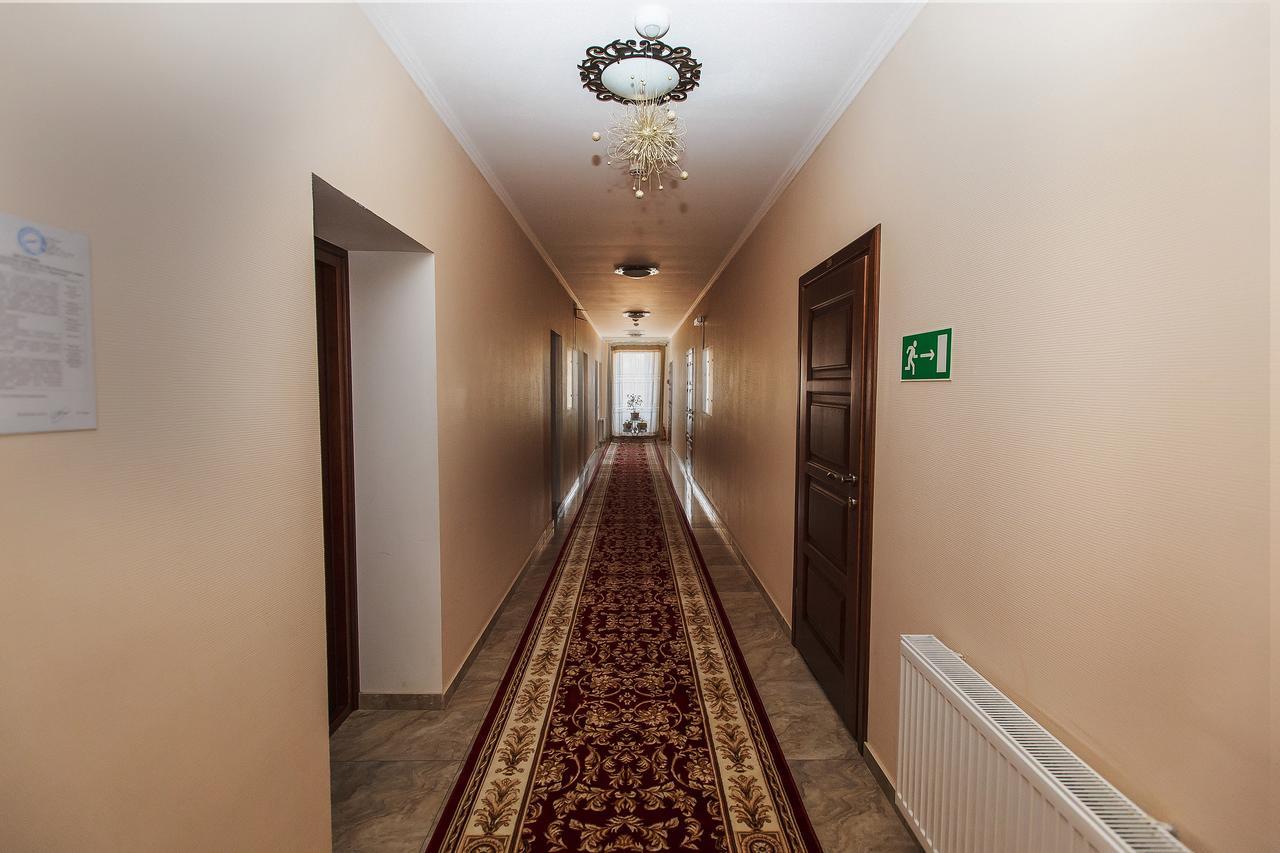 Slavyanskaya Hata Hotel バラーナヴィチ エクステリア 写真
